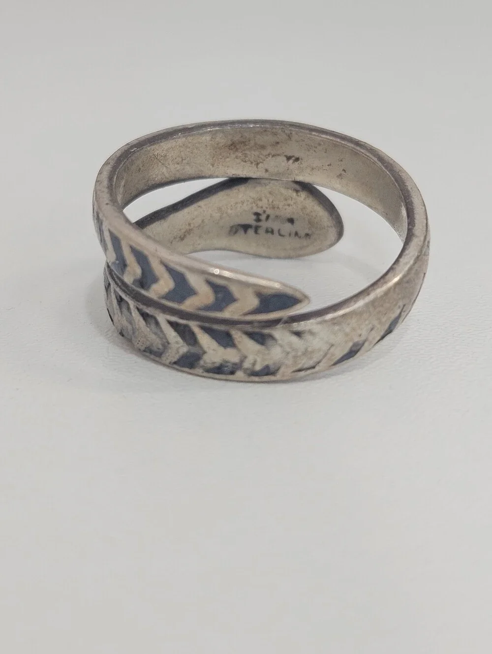 Sterling Silver Native Style Coiled Snake Wrap Ring Oxidized 925 Vintage Chevron